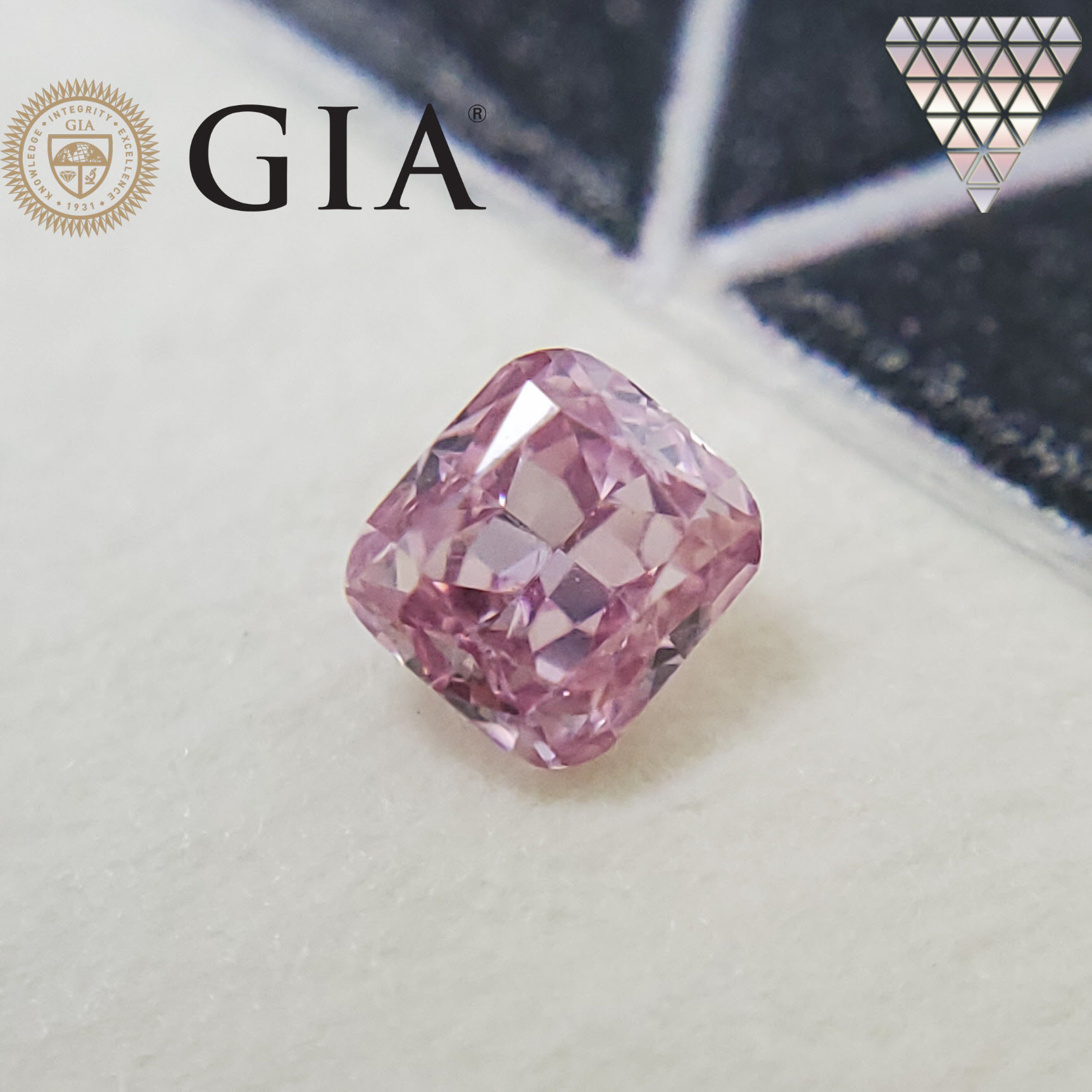 0.08 Carat, Fancy Intense Purplish Pink Natural Diamond, Radiant Shape,  Clarity, GIA 2
