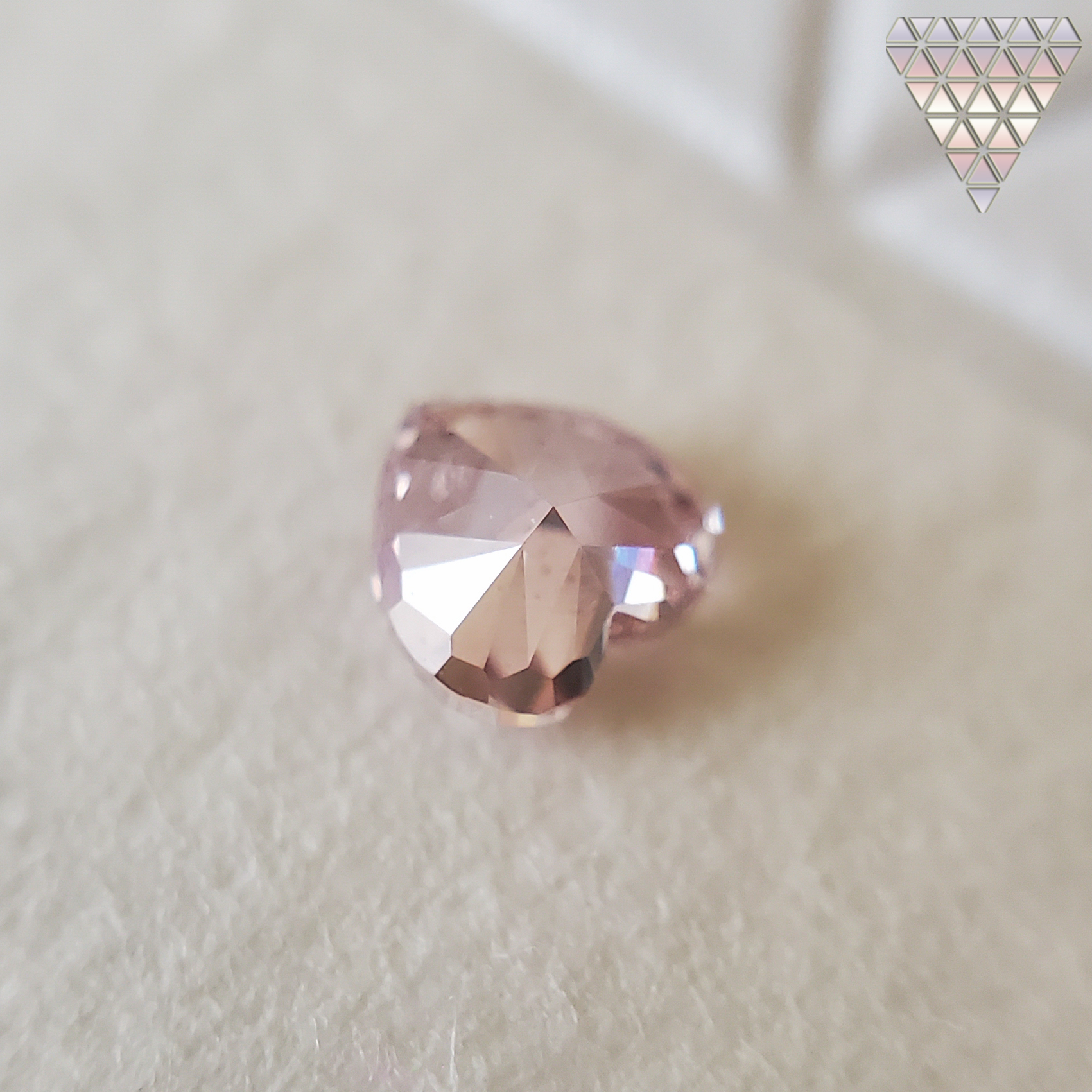 0.093 Ct Fancy Pink Si1 Heart AGT Japan Natural Loose Diamond Exchange Federation 4