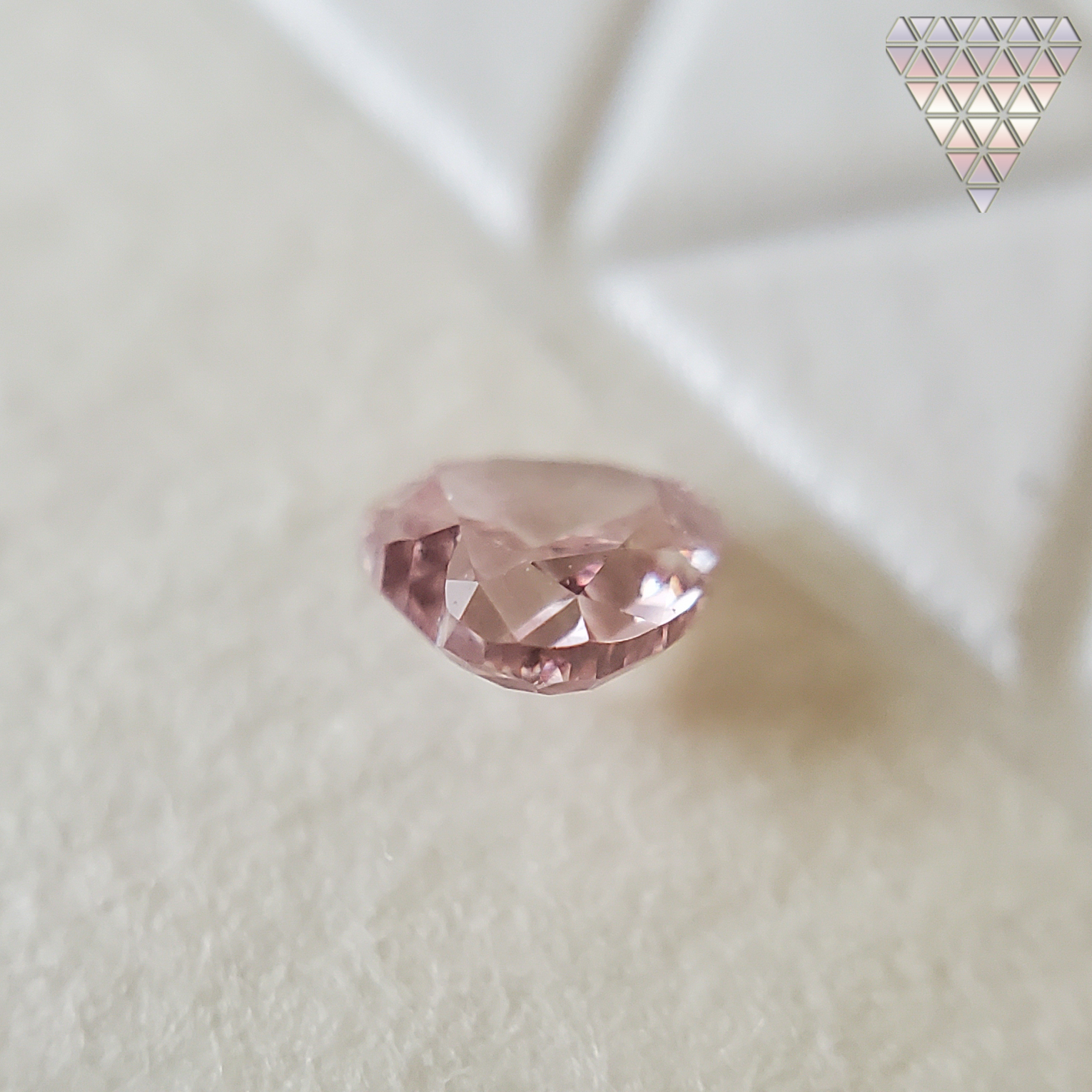 0.093 Ct Fancy Pink Si1 Heart AGT Japan Natural Loose Diamond Exchange Federation 5
