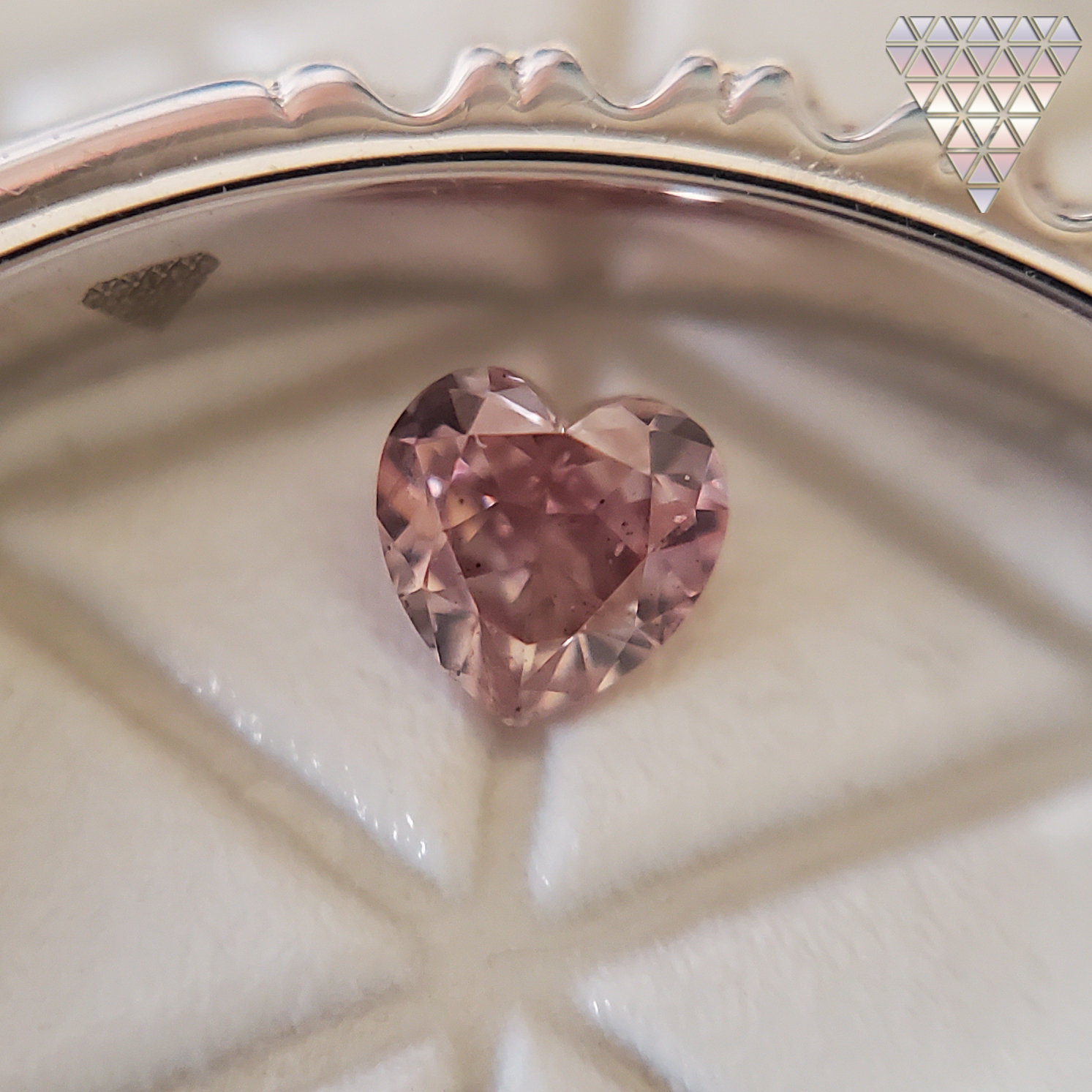0.093 Ct Fancy Pink Si1 Heart AGT Japan Natural Loose Diamond Exchange Federation 9